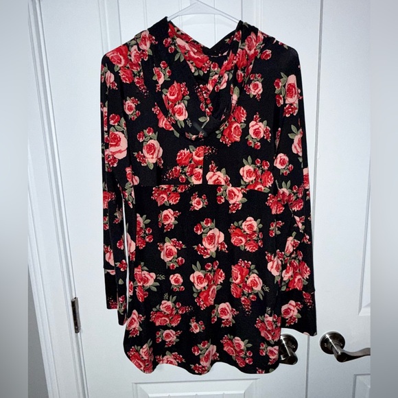 LuLaRoe Amber Black Top with Red Floral Pattern - Picture 2 of 4